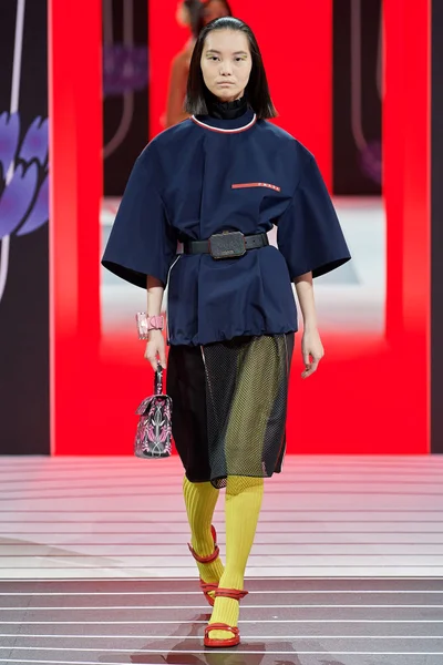 Look 37